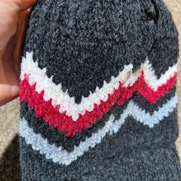 😊 3/$30 POLAR EXTREME HEAT CHEVRON CHENILLE CUFF HAT W/FAUX FUR POM Grey new! - Picture 7 of 11